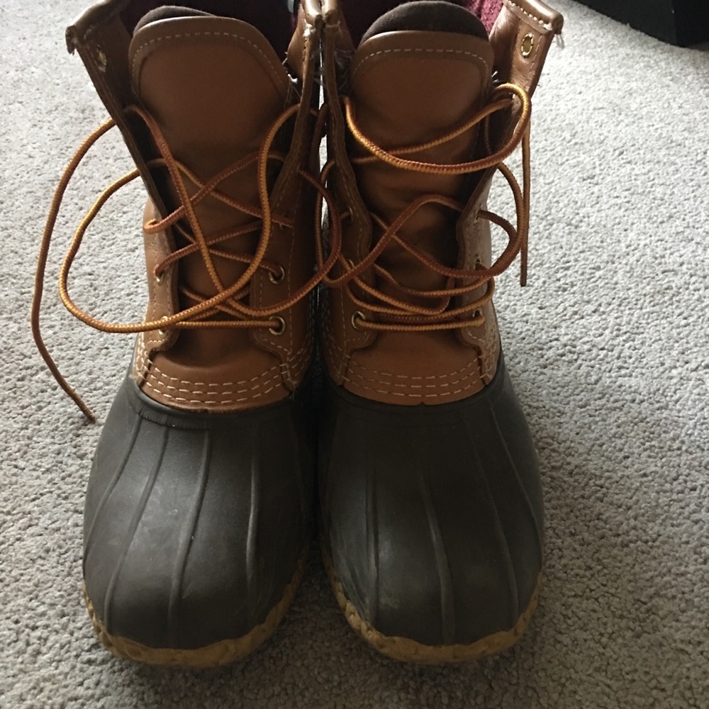 8” LL Bean Boot - Size 9